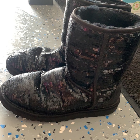 Sparkly Ugg boots - Picture 2 of 4